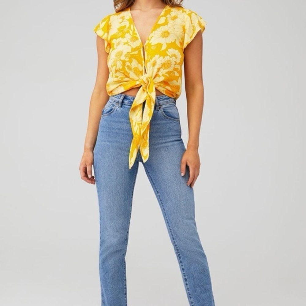 XIX Palms Women's Gold Coast Knot Floral Top in Yellow Orange Floral Size XS